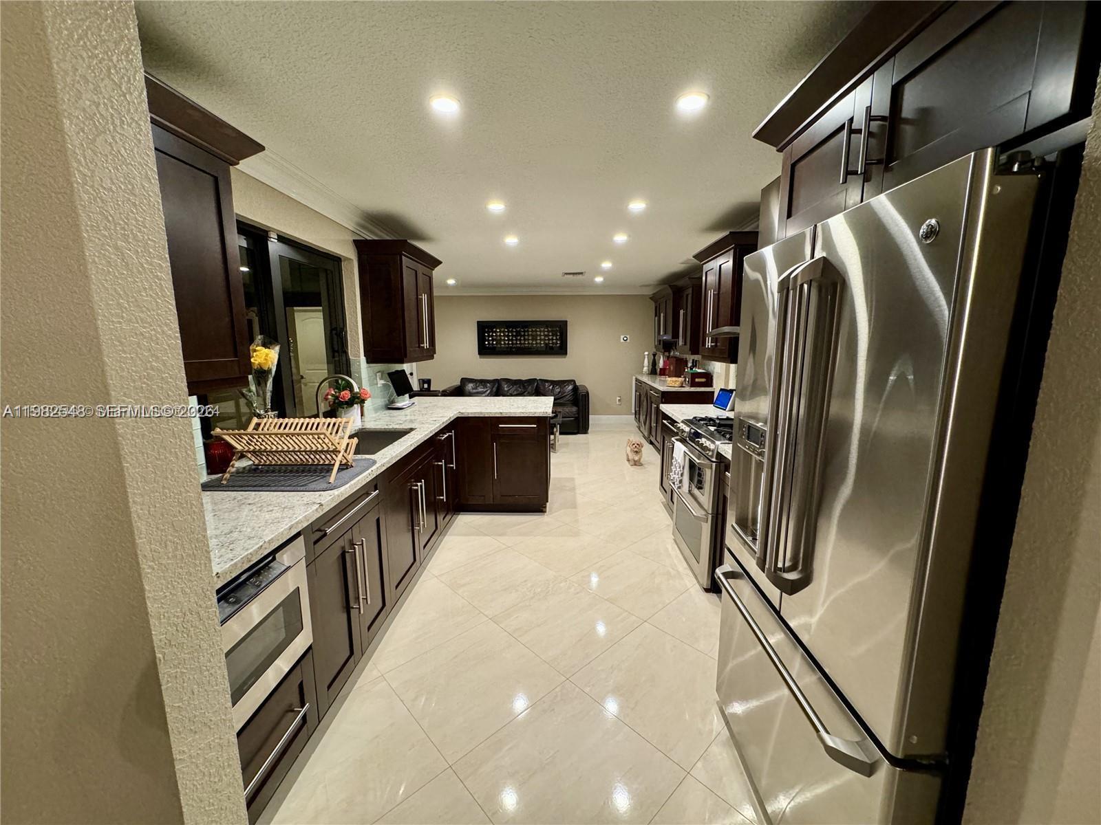 15101 Garvock Pl Miami Lakes, FL 33016