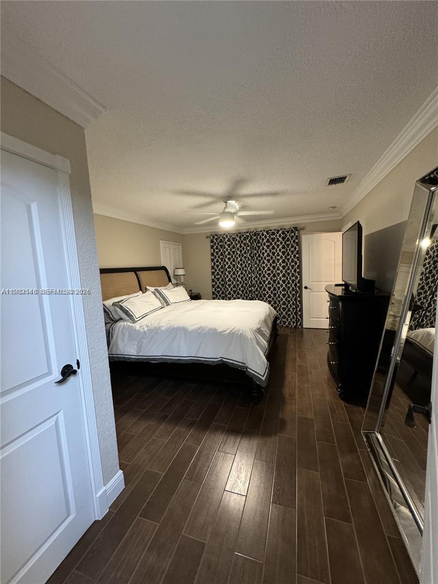 15101 Garvock Pl Miami Lakes, FL 33016