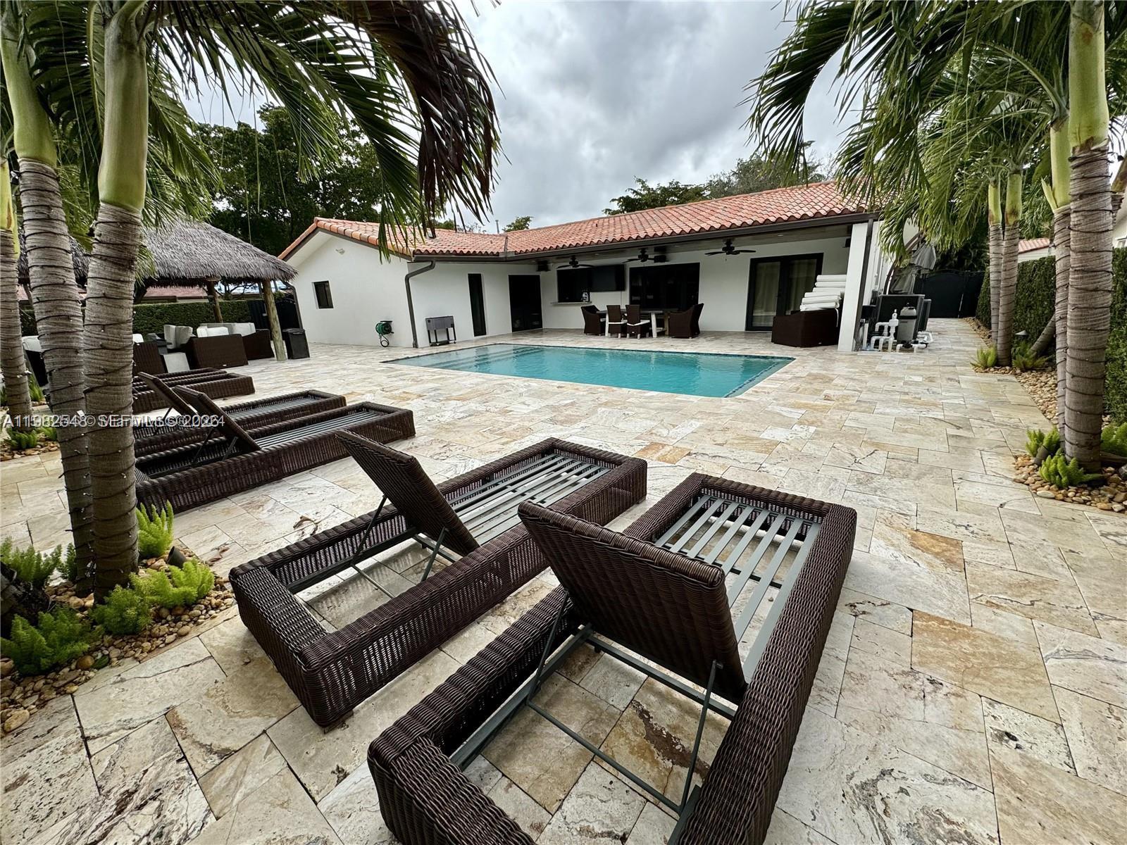 15101 Garvock Pl Miami Lakes, FL 33016