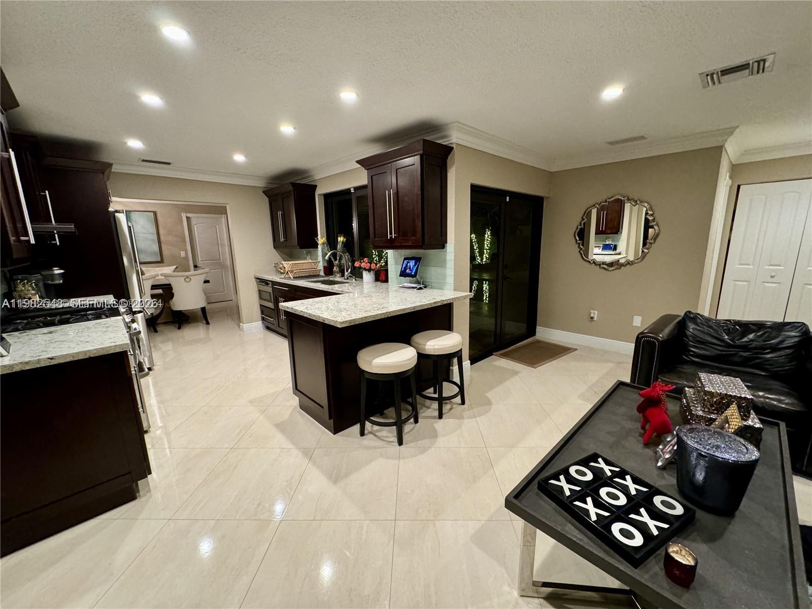 15101 Garvock Pl Miami Lakes, FL 33016