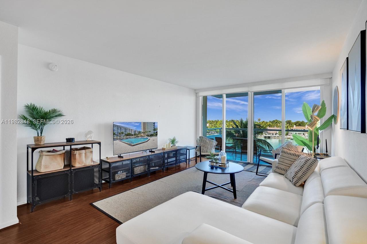 5600 Collins Ave #5R Miami Beach, FL 33140