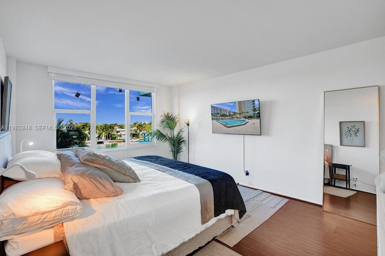 5600 Collins Ave #5R Miami Beach, FL 33140