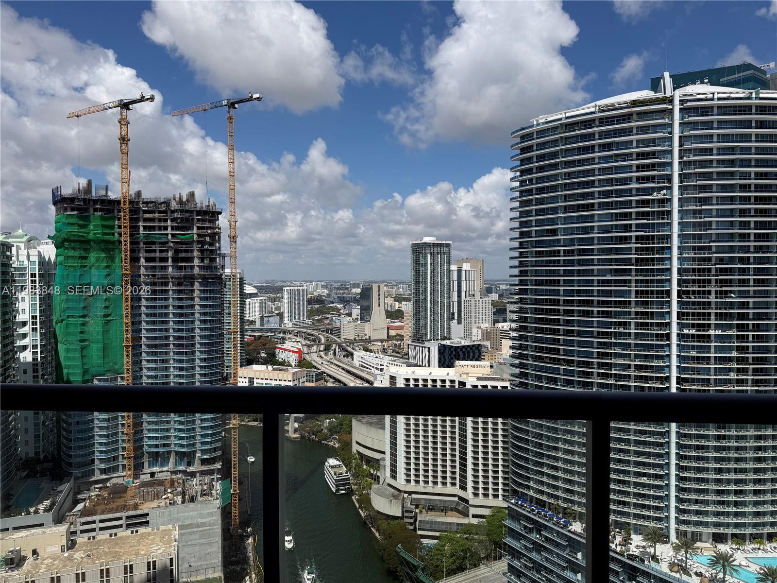 465 Brickell Ave #3906 Miami, FL 33131