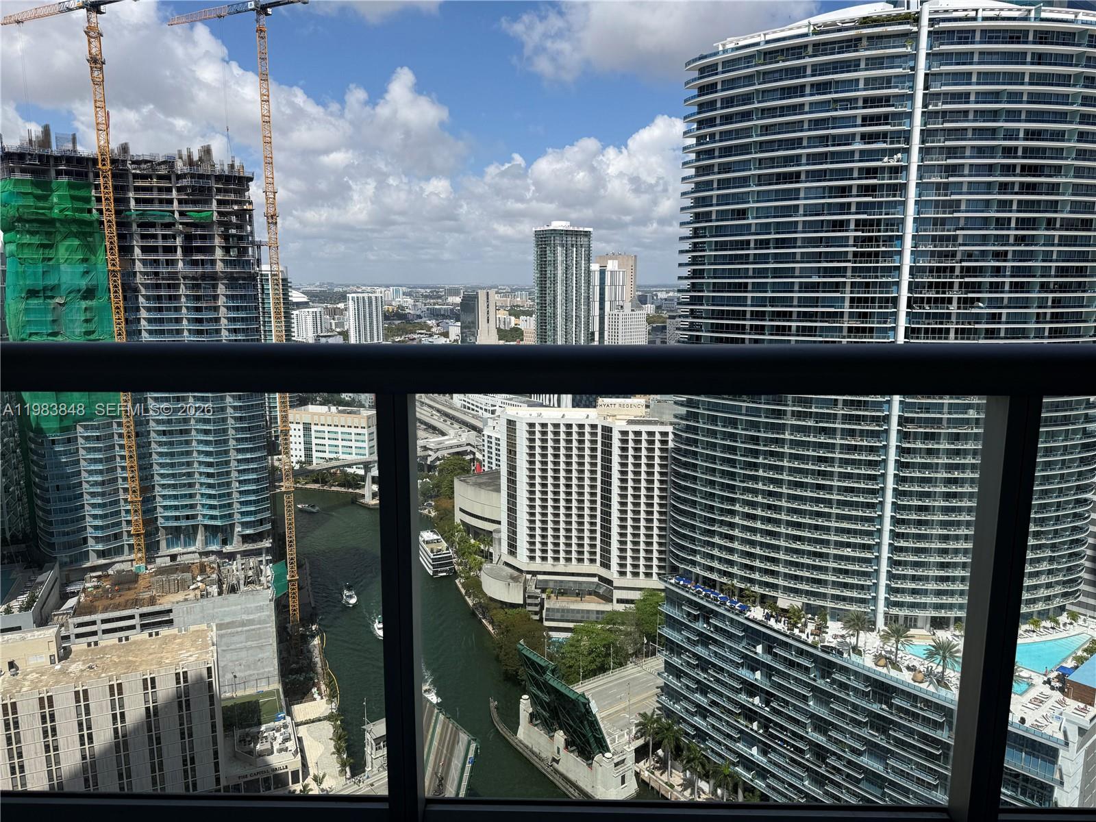 465 Brickell Ave #3906 Miami, FL 33131
