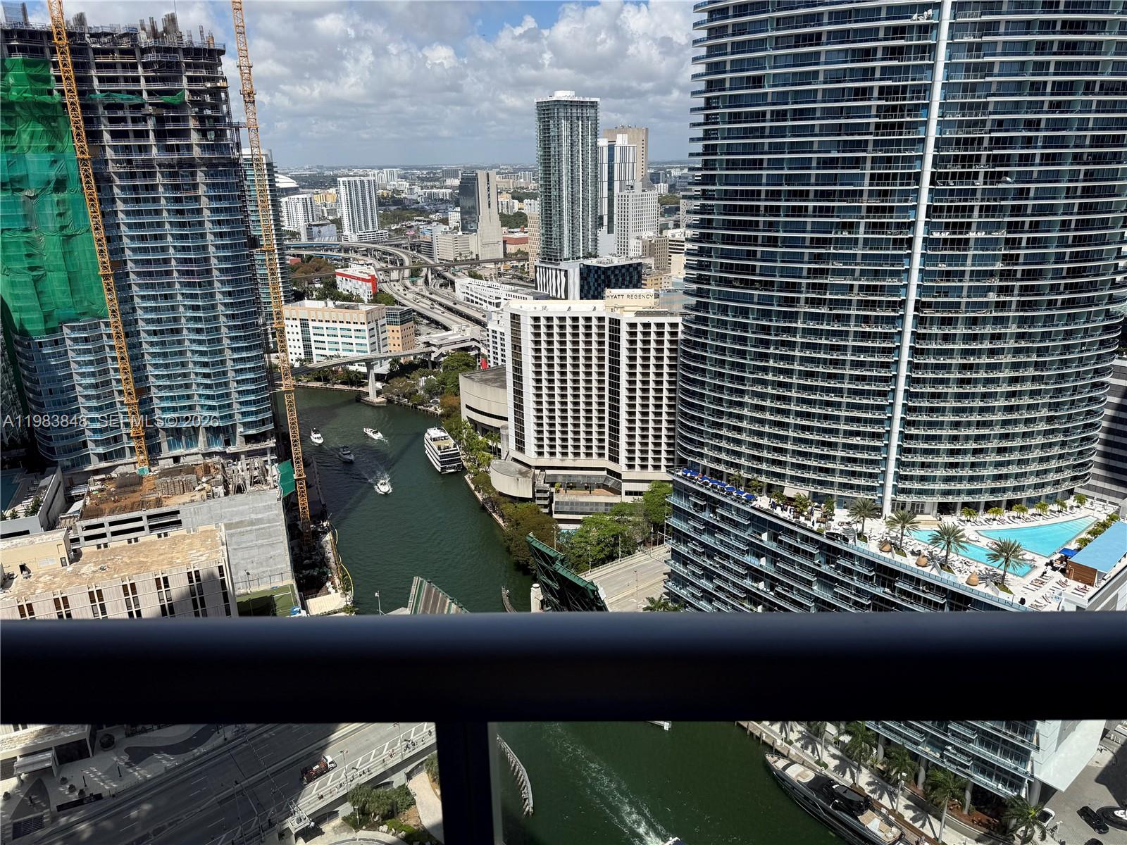 465 Brickell Ave #3906 Miami, FL 33131