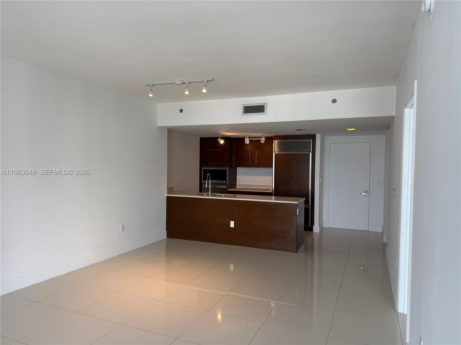 465 Brickell Ave #3906 Miami, FL 33131