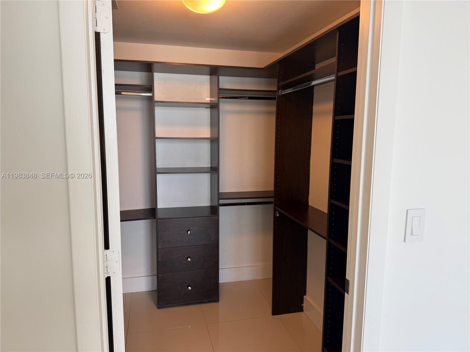 465 Brickell Ave #3906 Miami, FL 33131