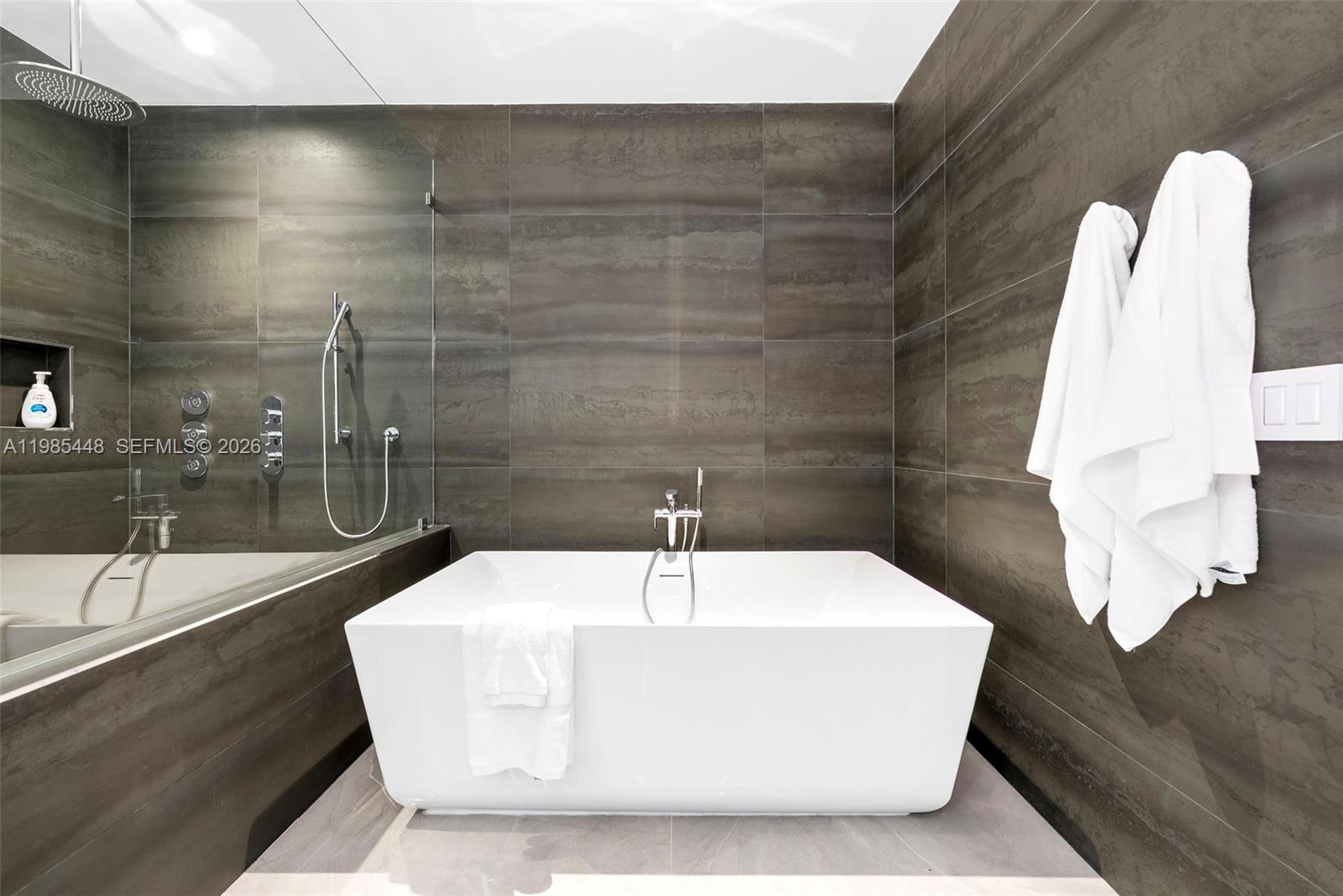 2627 S Bayshore Dr #2904 Miami, FL 33133