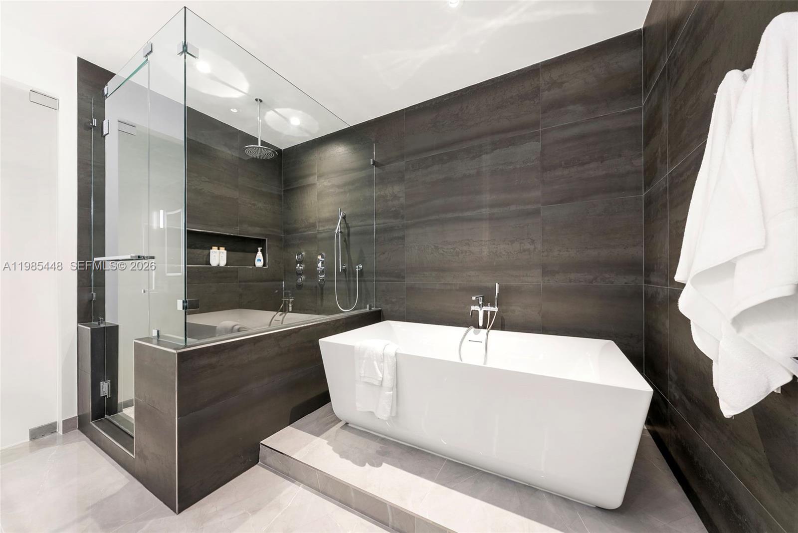 2627 S Bayshore Dr #2904 Miami, FL 33133