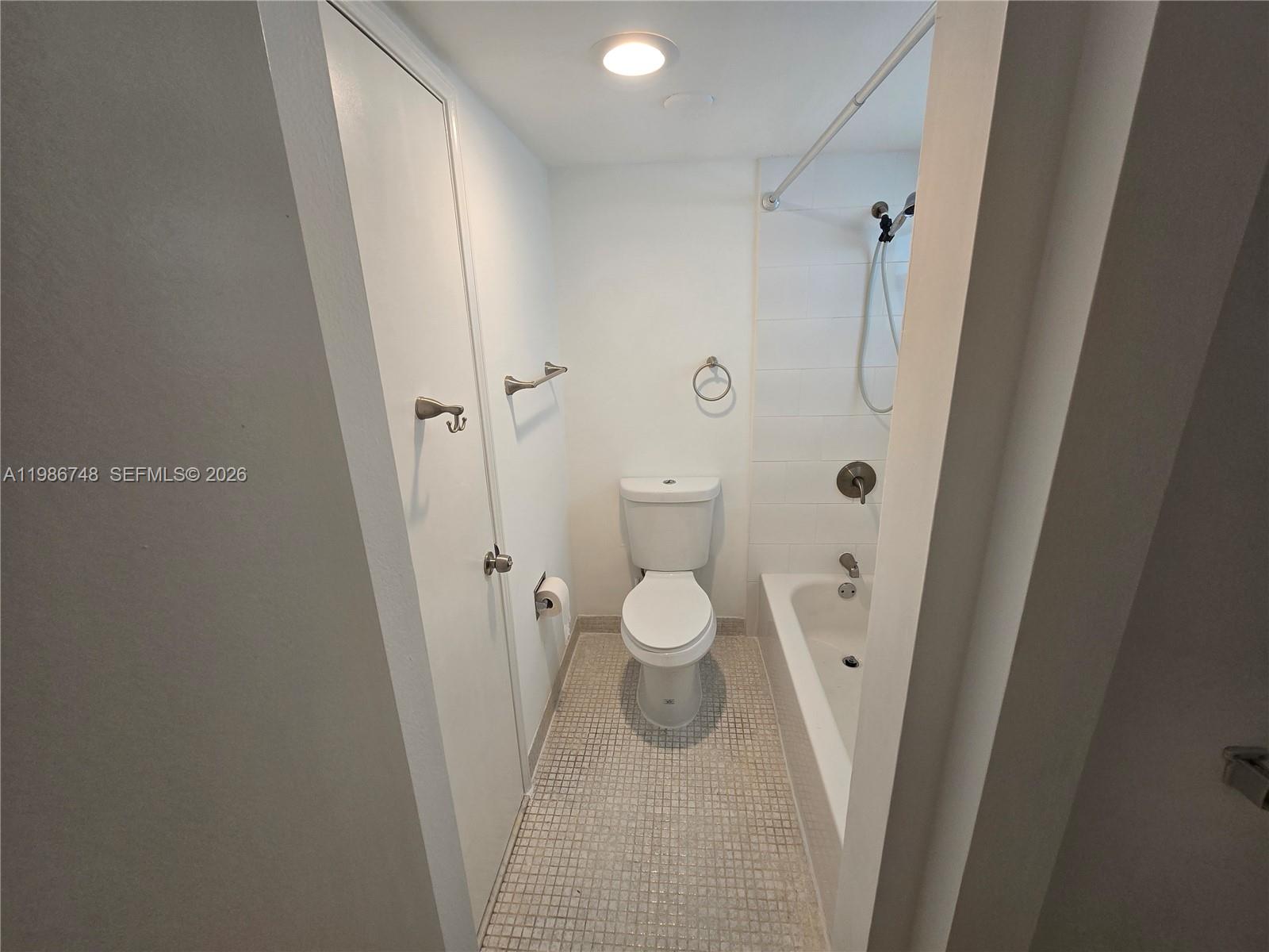 9461 Evergreen Pl #305 Davie, FL 33324