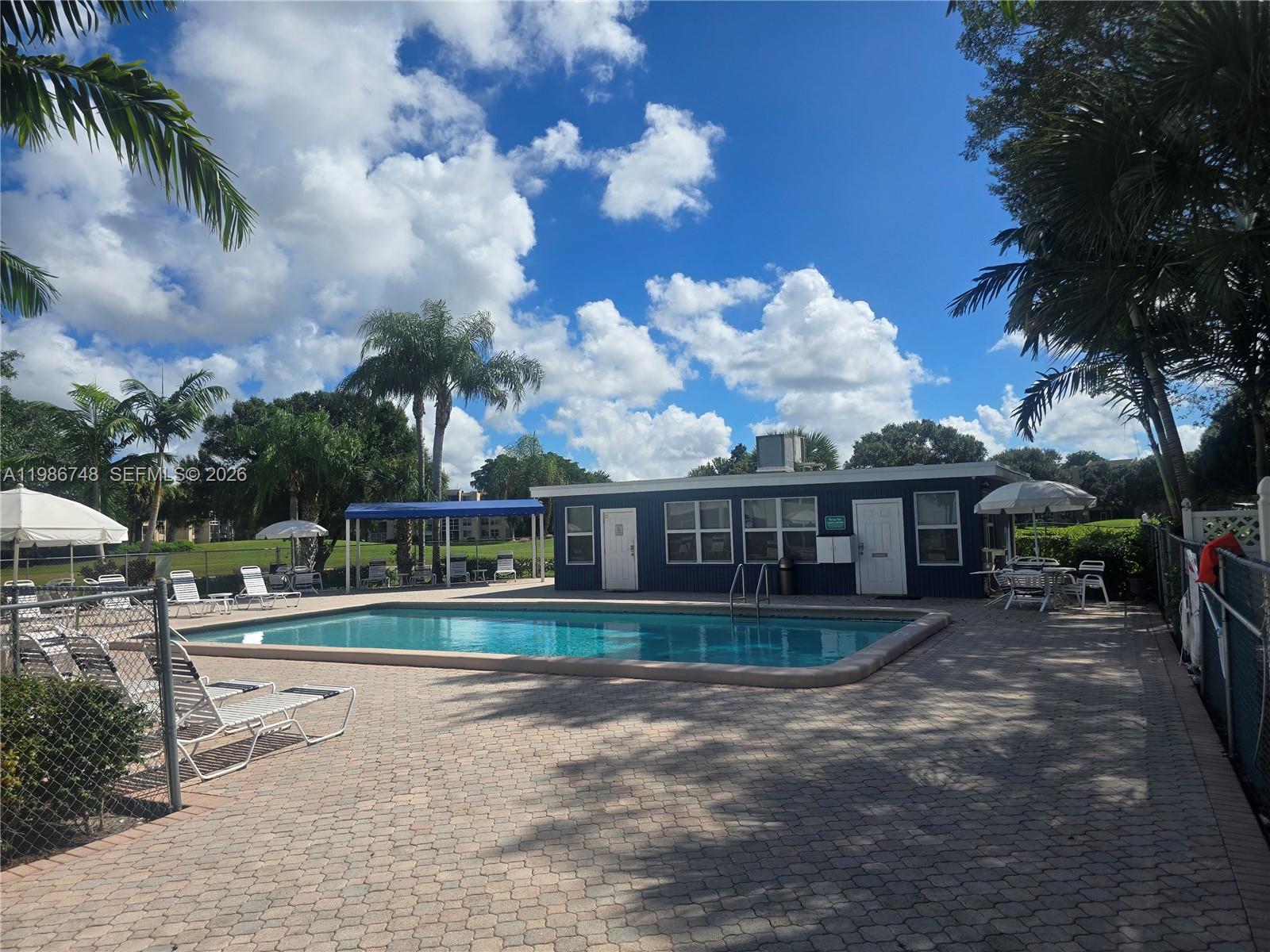 9461 Evergreen Pl #305 Davie, FL 33324