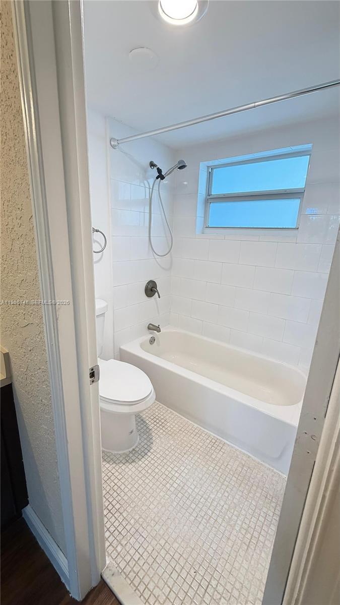 9461 Evergreen Pl #305 Davie, FL 33324