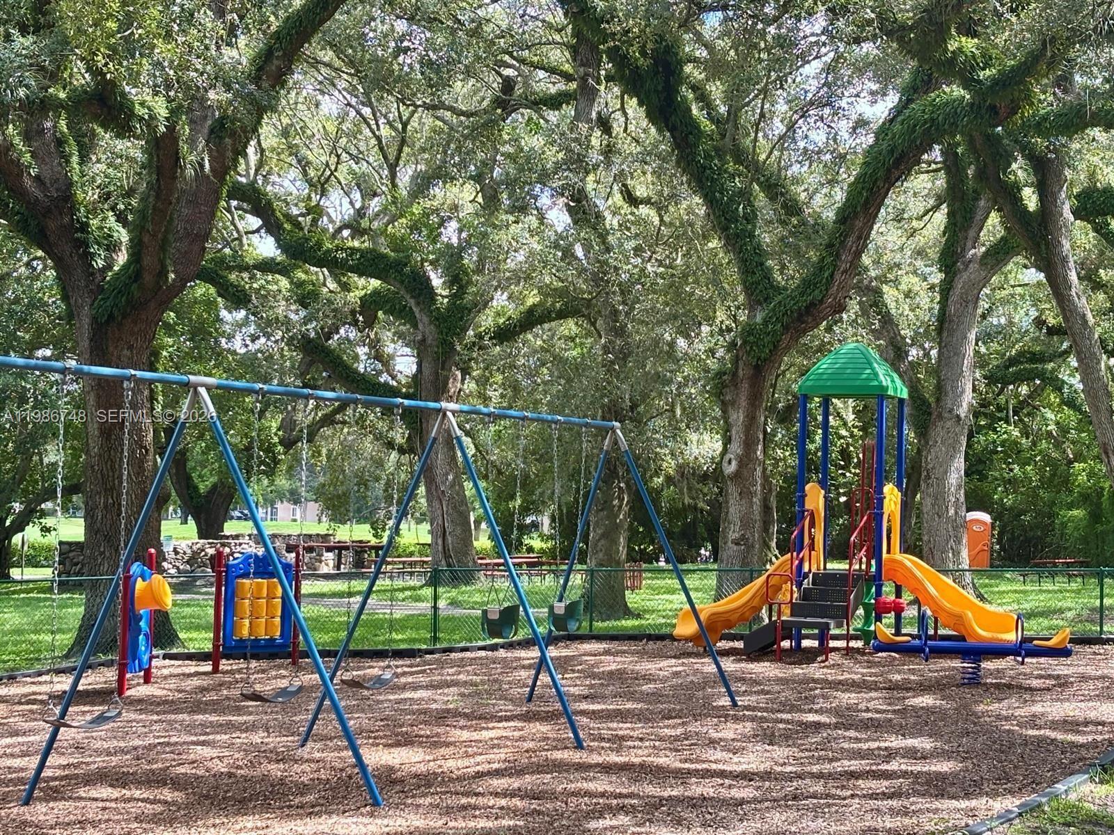 9461 Evergreen Pl #305 Davie, FL 33324