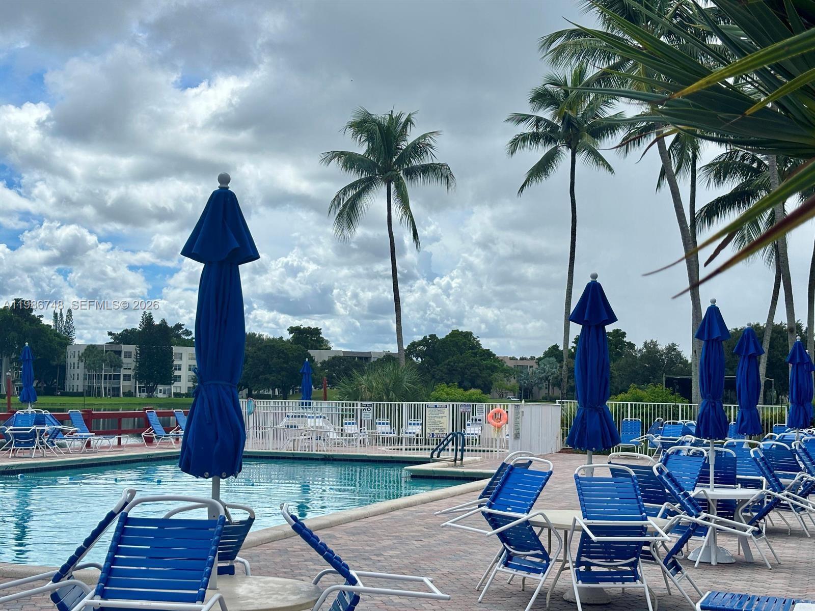 9461 Evergreen Pl #305 Davie, FL 33324