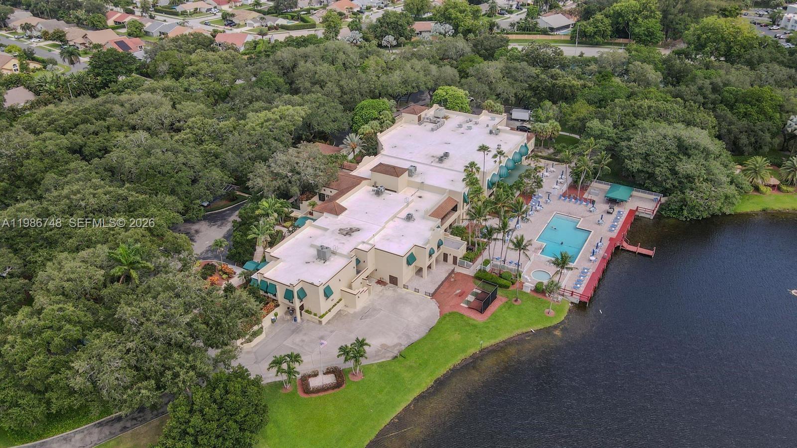 9461 Evergreen Pl #305 Davie, FL 33324