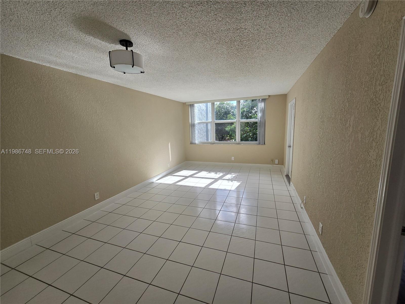 9461 Evergreen Pl #305 Davie, FL 33324