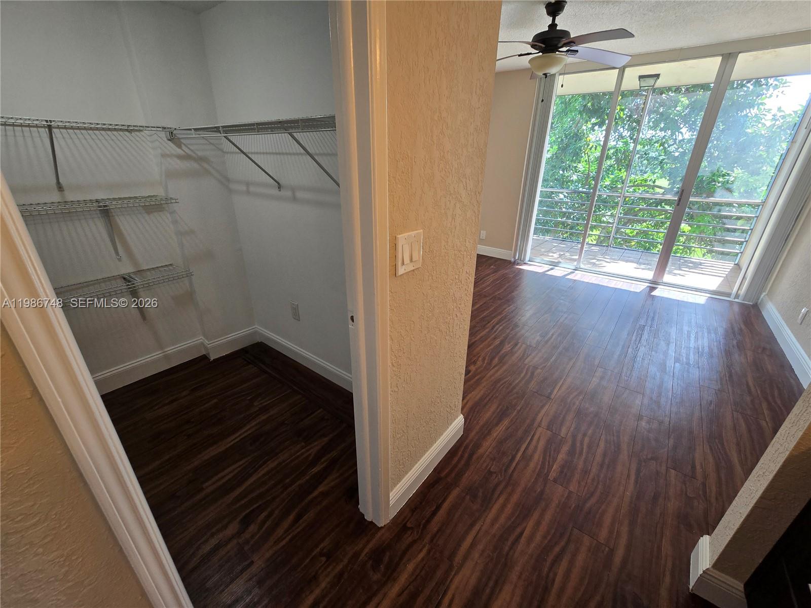 9461 Evergreen Pl #305 Davie, FL 33324