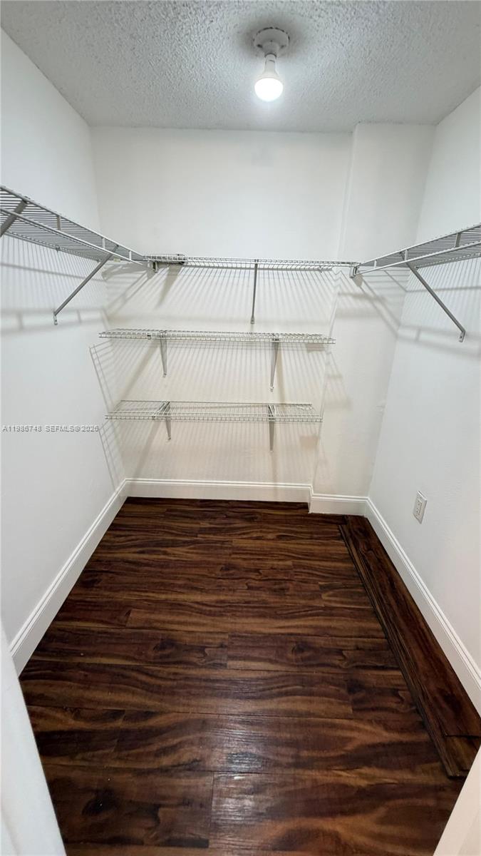 9461 Evergreen Pl #305 Davie, FL 33324