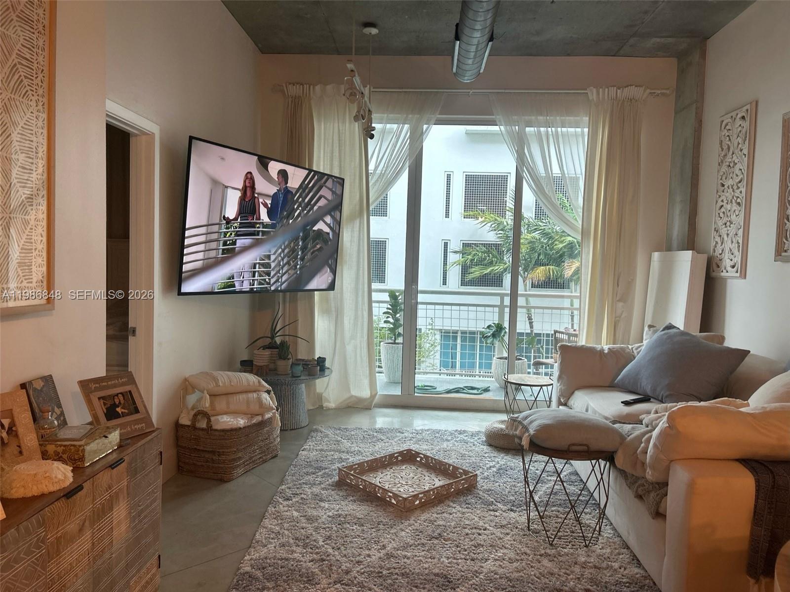 2001 Biscayne Blvd #2310 Miami, FL 33137