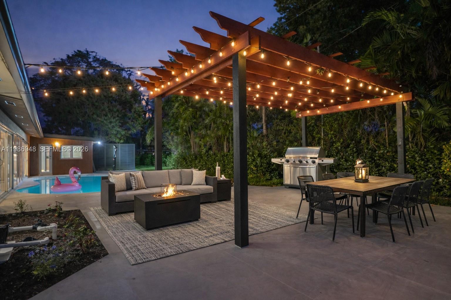 8220 SW 133rd St Pinecrest, FL 33156