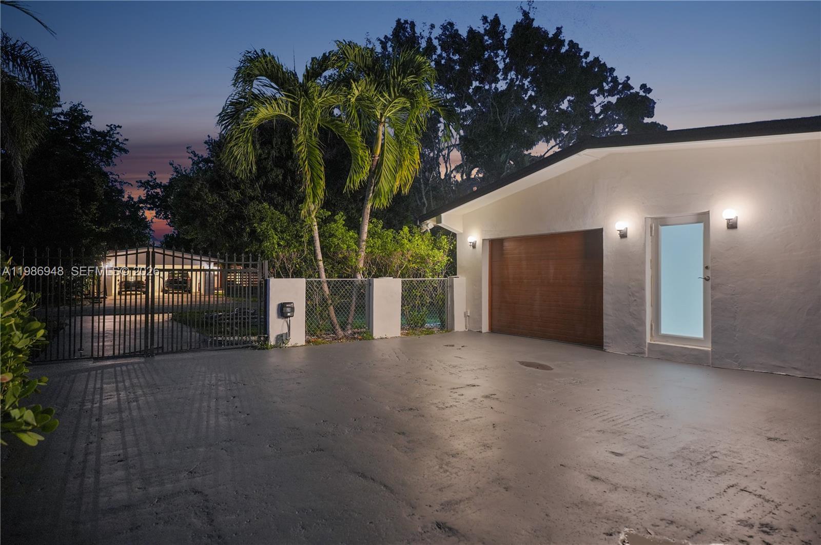 8220 SW 133rd St Pinecrest, FL 33156