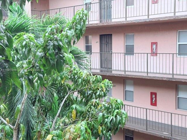 2841 Somerset Dr #305