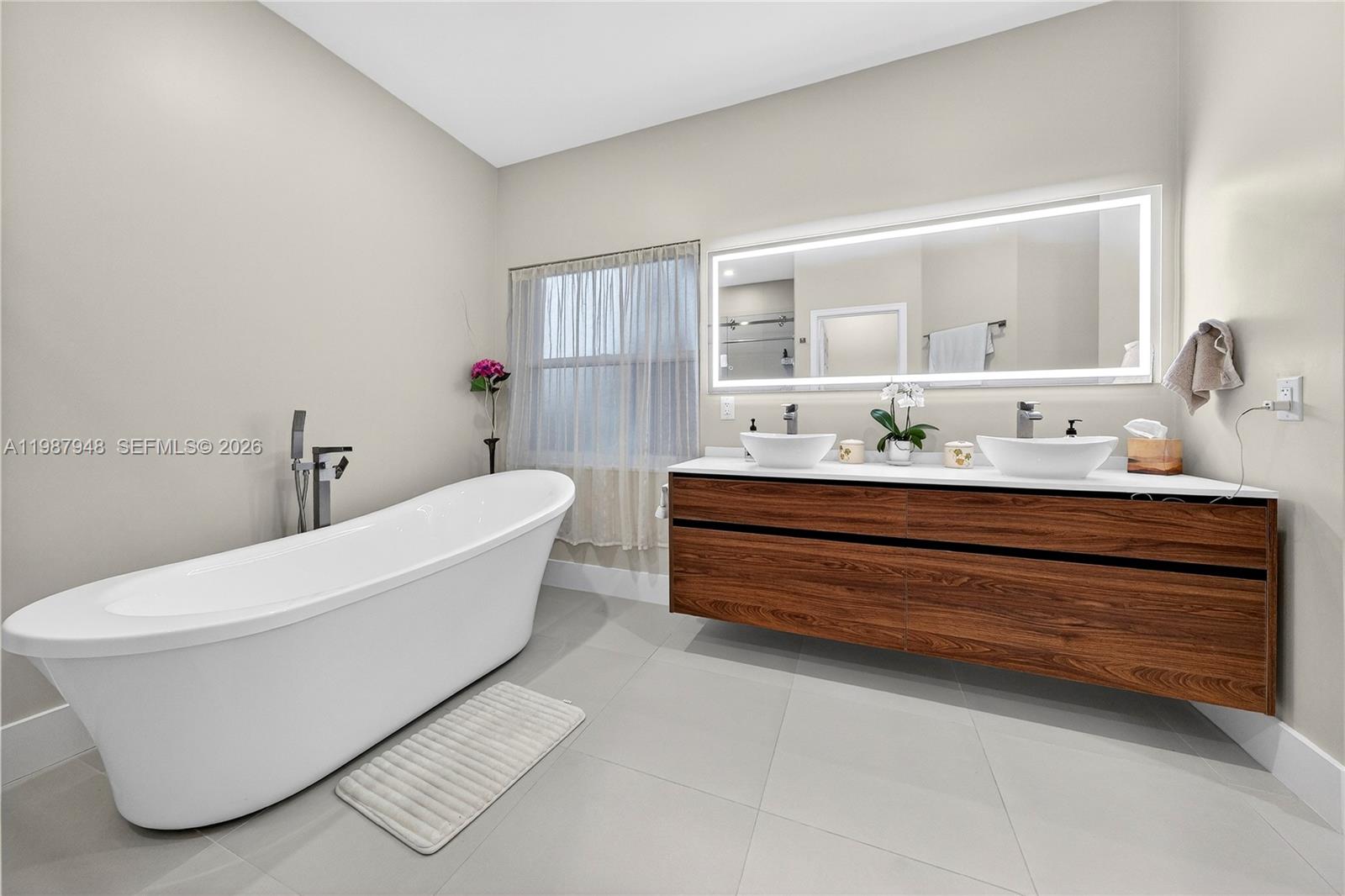 1511 NW 168th Ave Pembroke Pines, FL 33028