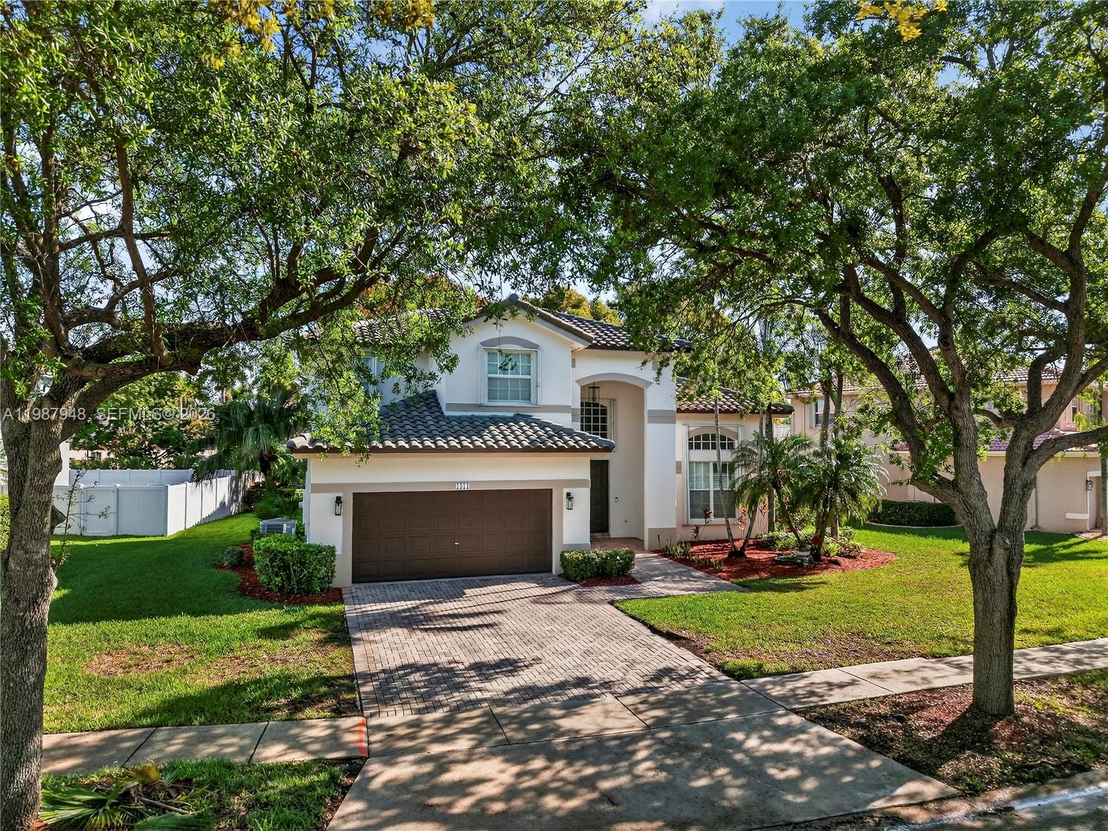 1511 NW 168th Ave Pembroke Pines, FL 33028