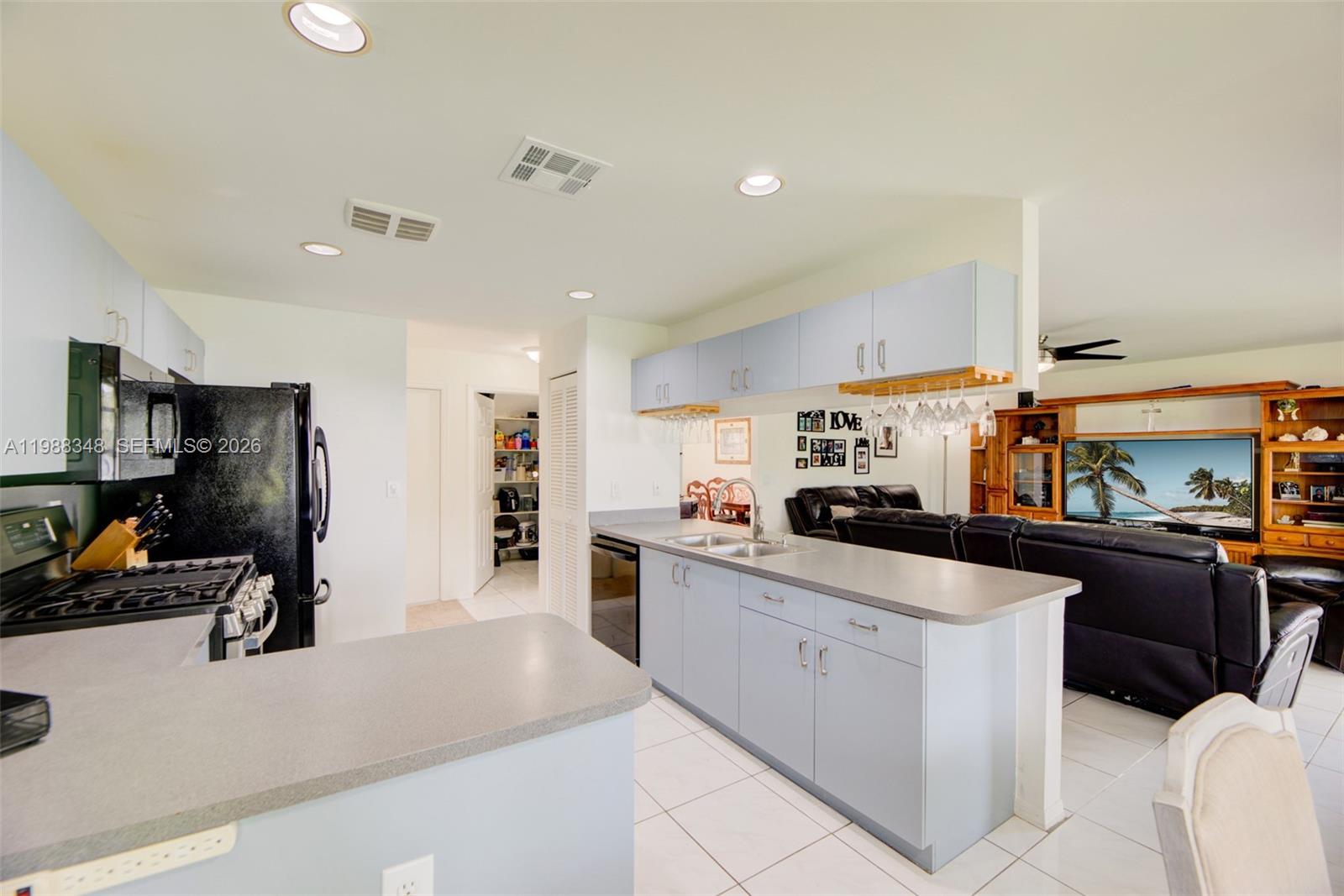 161 W Granada Ave Weston, FL 33326