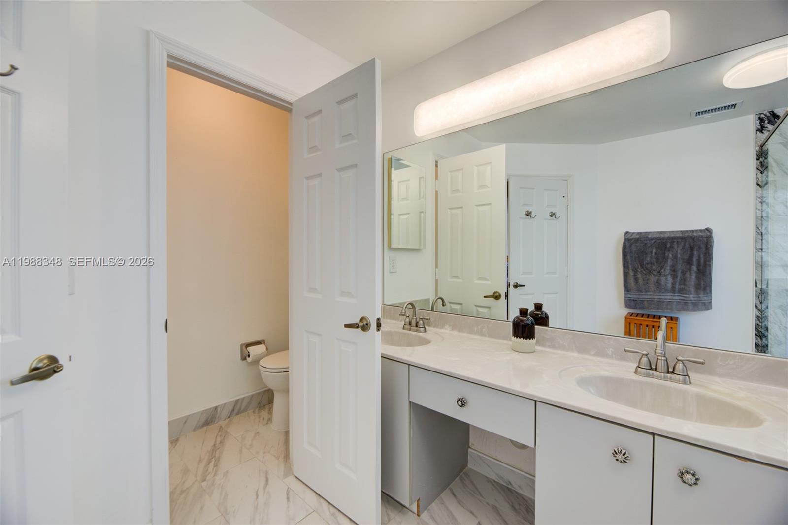 161 W Granada Ave Weston, FL 33326