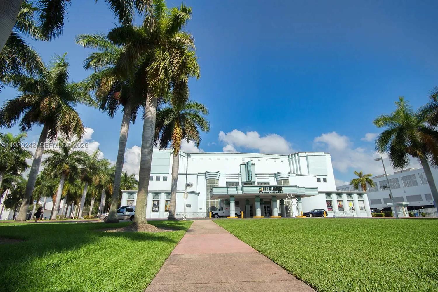 1800 Collins Ave #9E Miami Beach, FL 33139