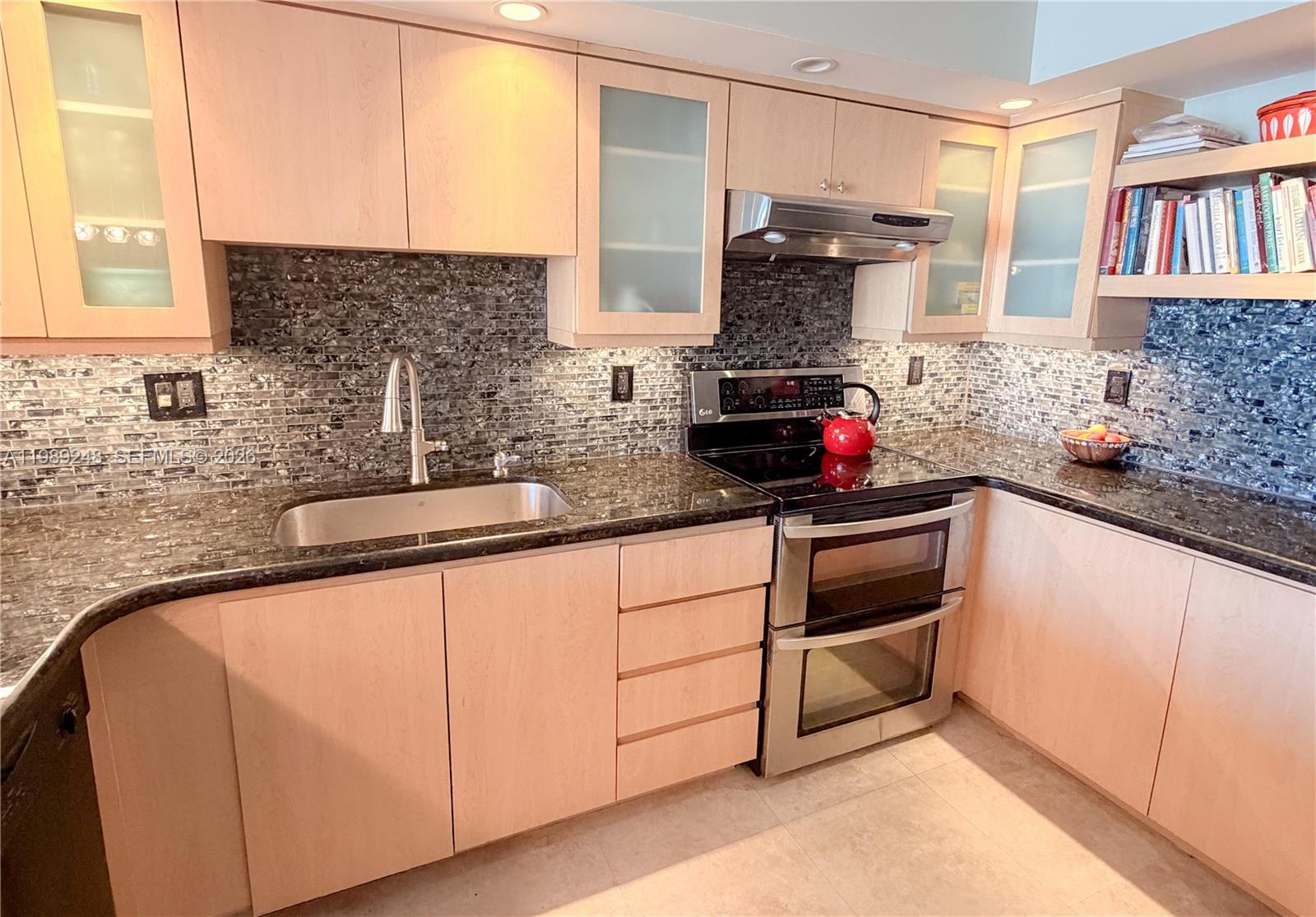 1800 Collins Ave #9E Miami Beach, FL 33139