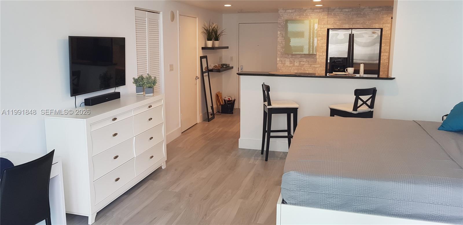 335 S Biscayne Blvd #1706 Miami, FL 33131