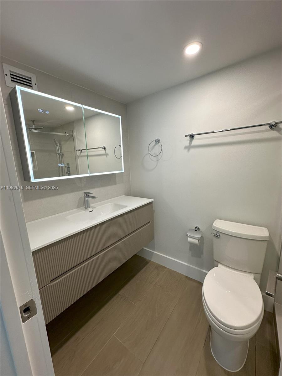 2655 Collins Ave #1204 Miami Beach, FL 33140