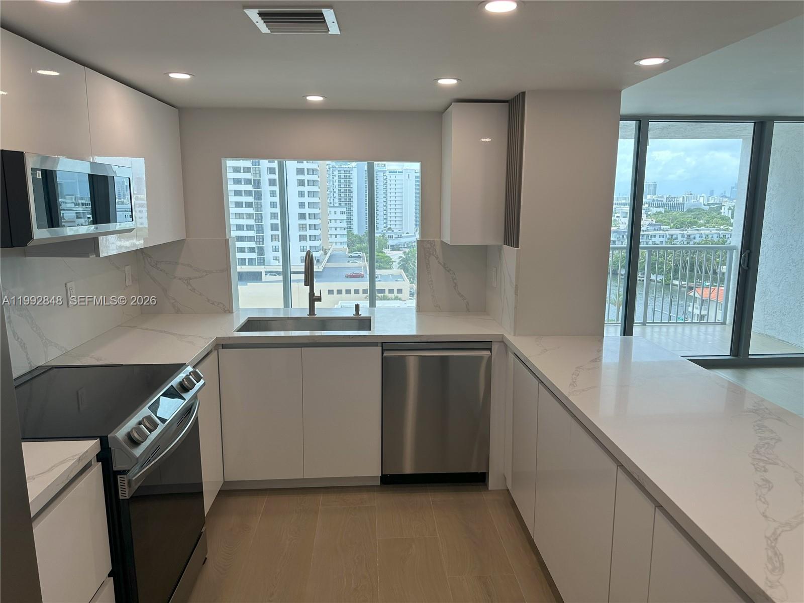 2655 Collins Ave #1204 Miami Beach, FL 33140