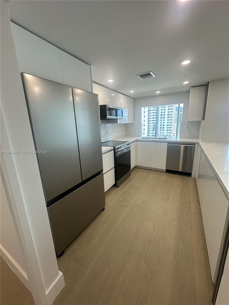 2655 Collins Ave #1204 Miami Beach, FL 33140