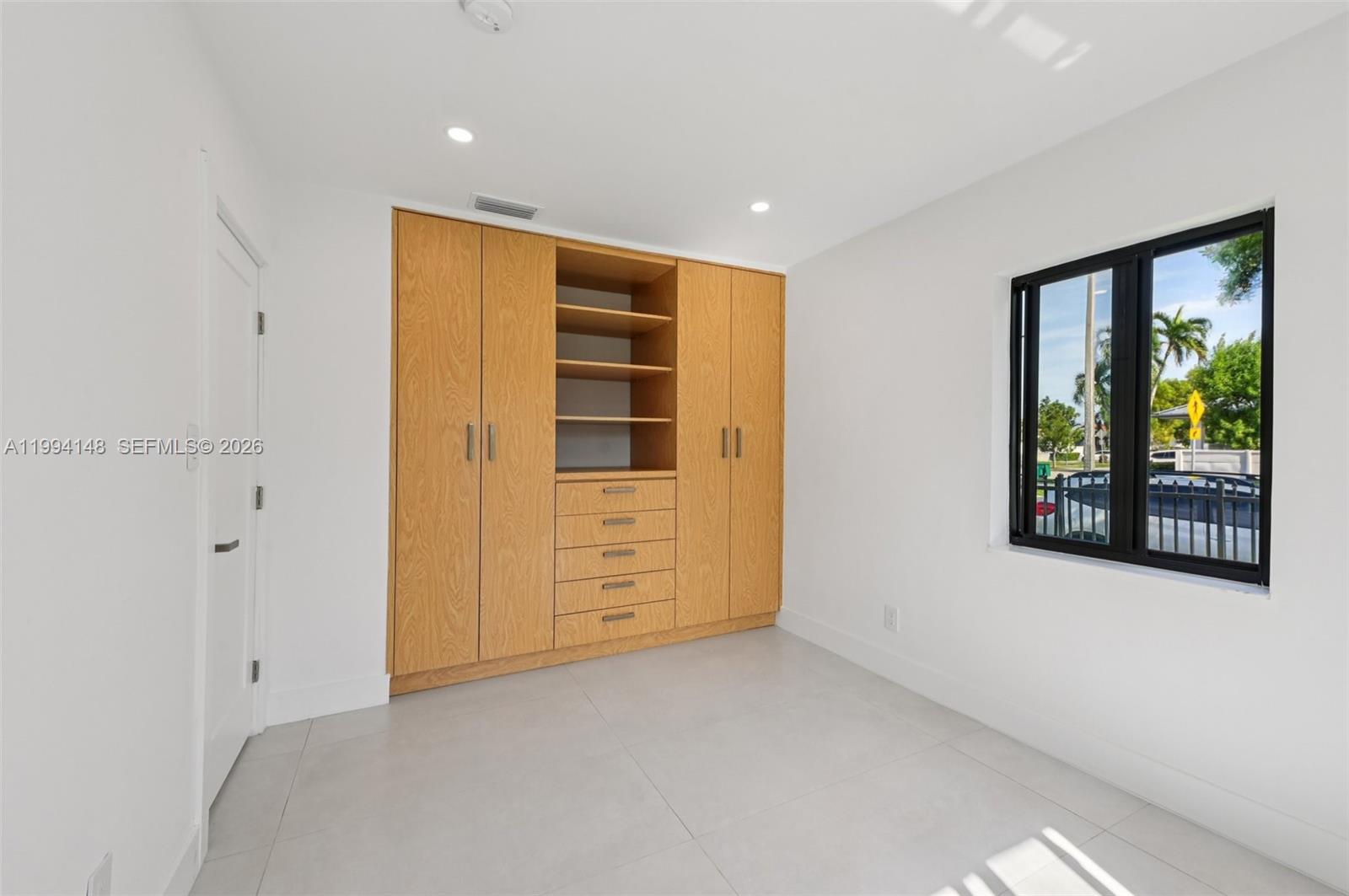 5152 SW 6th St Miami, FL 33134