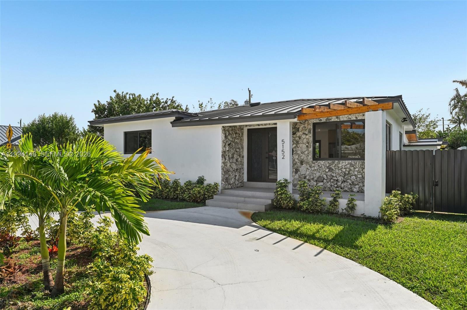 5152 SW 6th St Miami, FL 33134