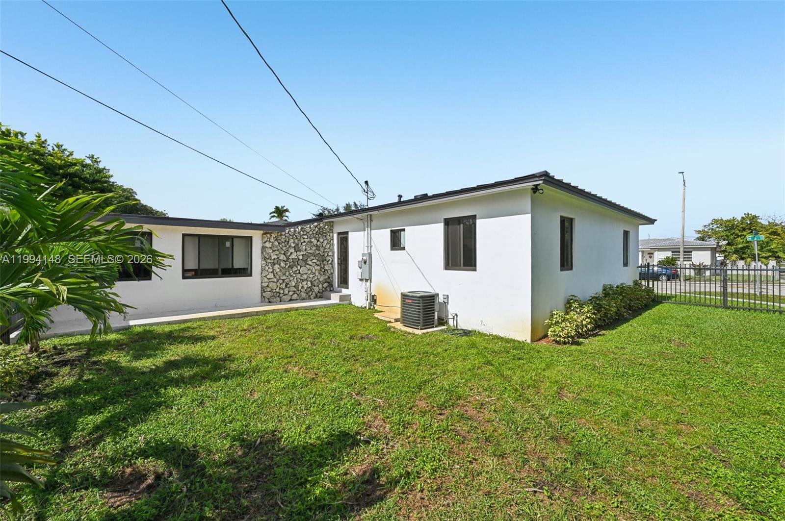 5152 SW 6th St Miami, FL 33134