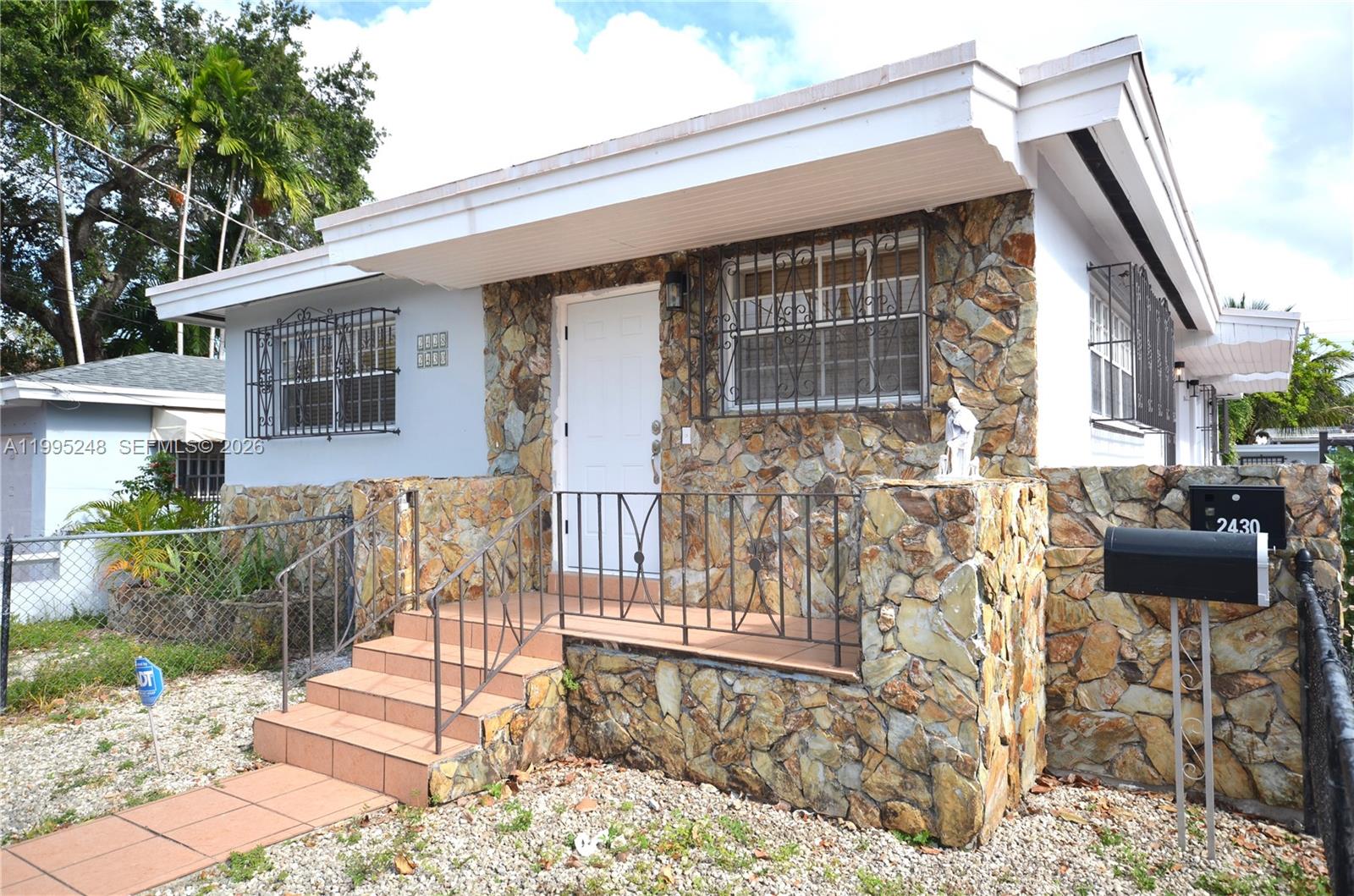 2430 SW 16th St #2430