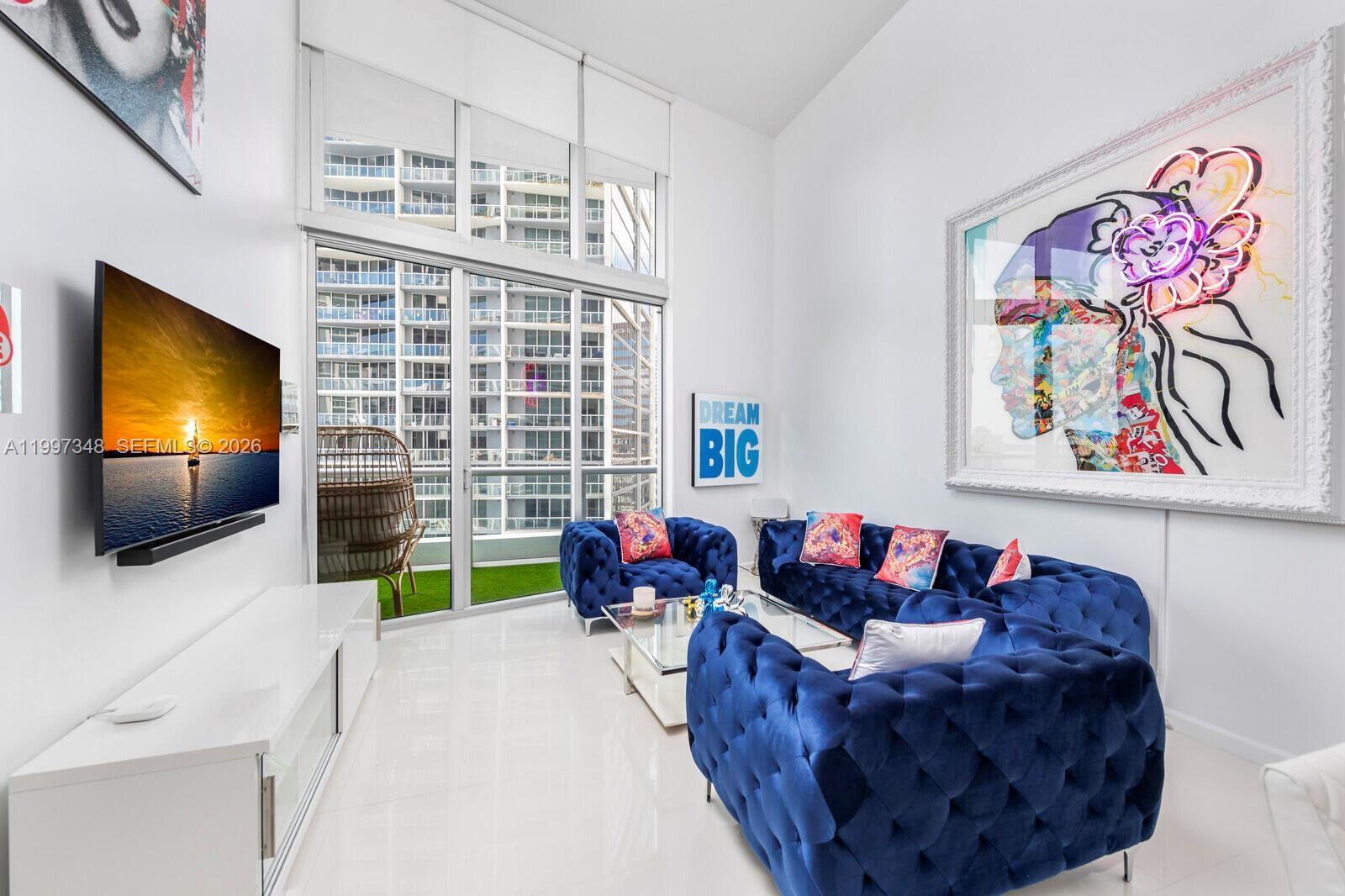 475 Brickell Ave #2811