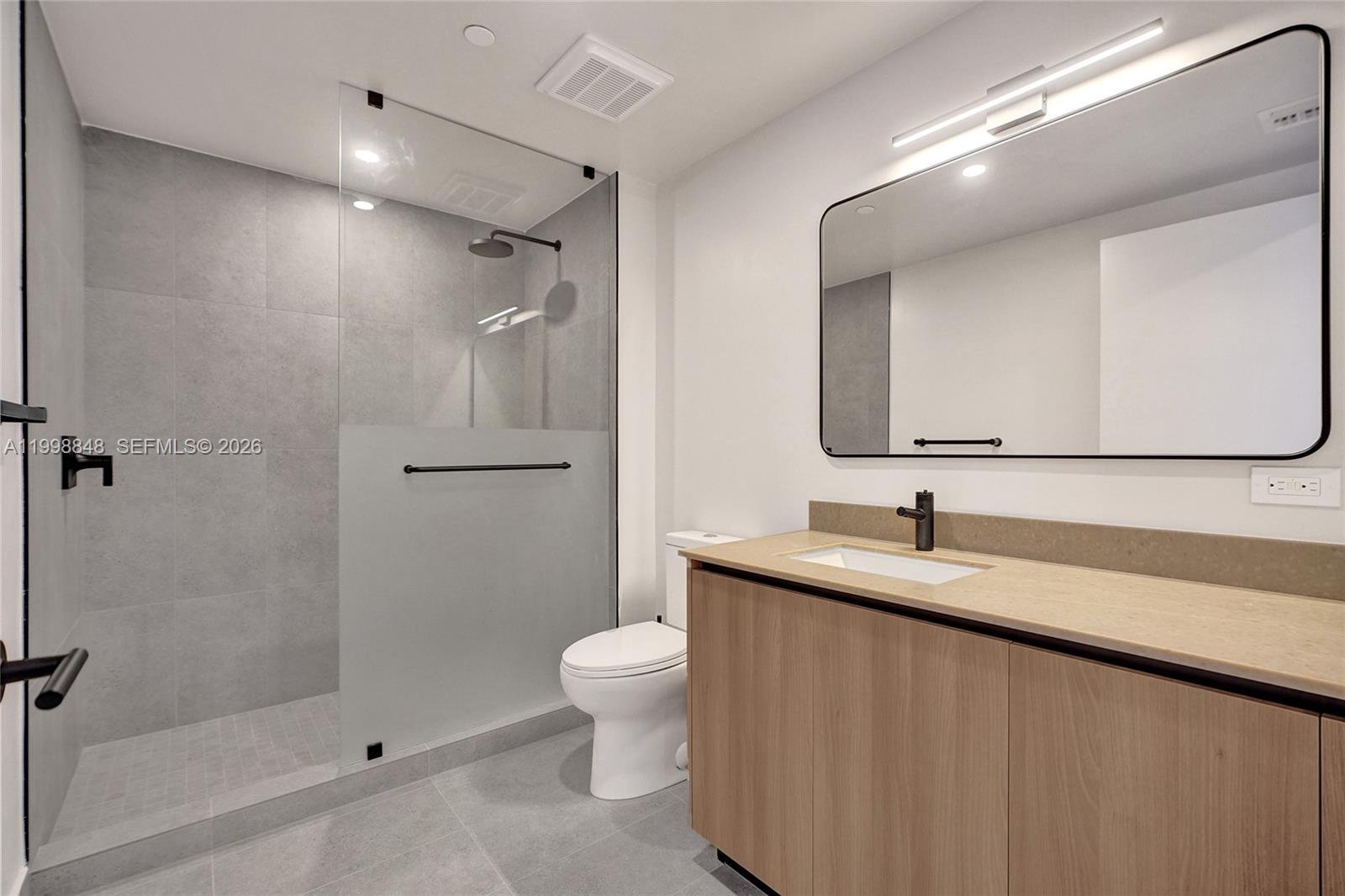 image 501 FIRST Residences10