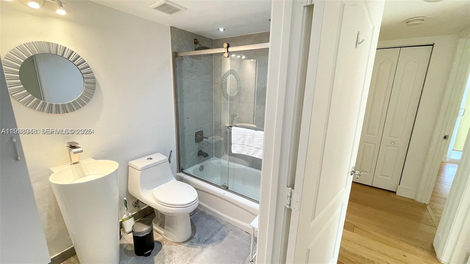 image The Club at Brickell Bay12