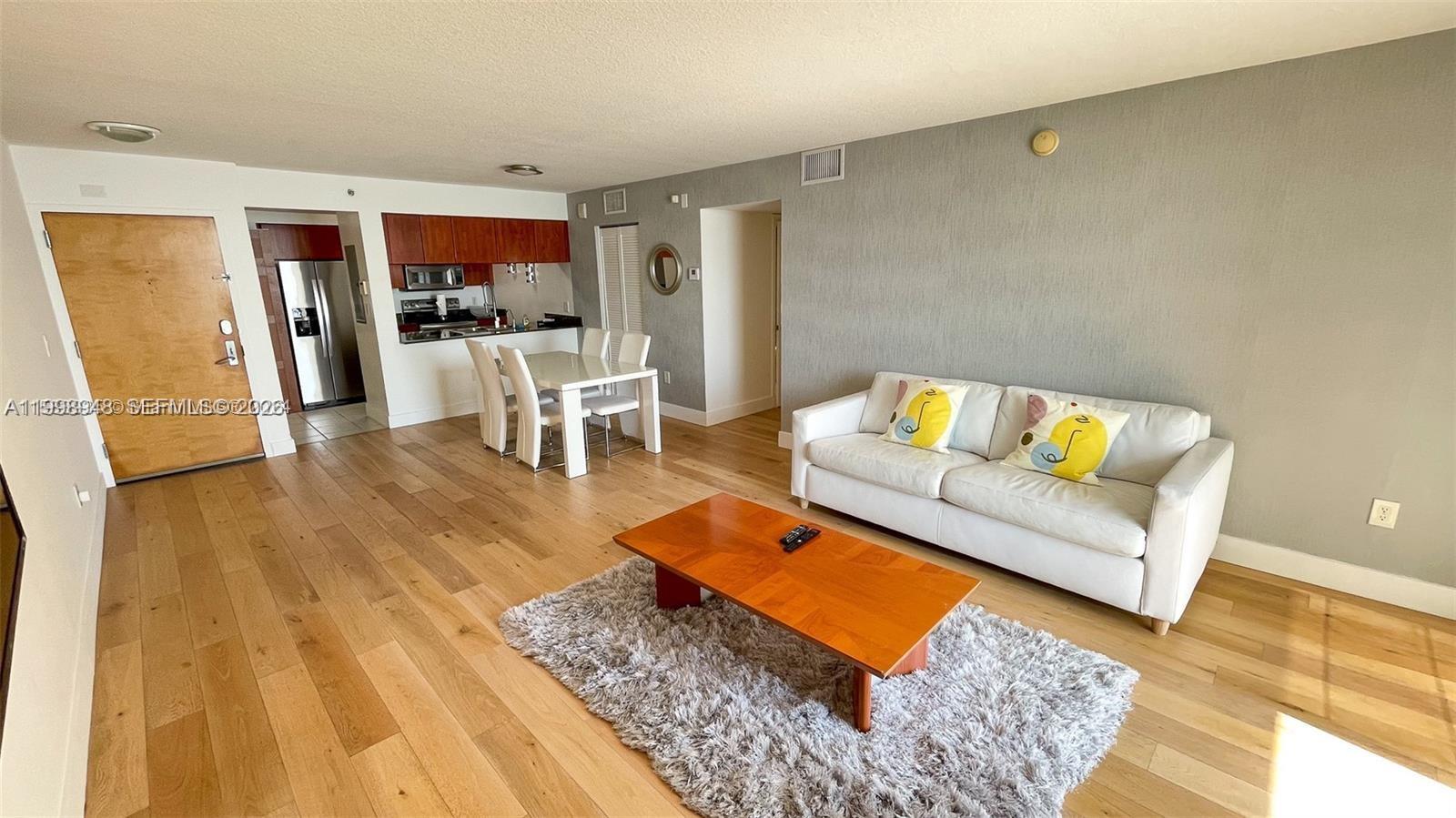 image The Club at Brickell Bay18