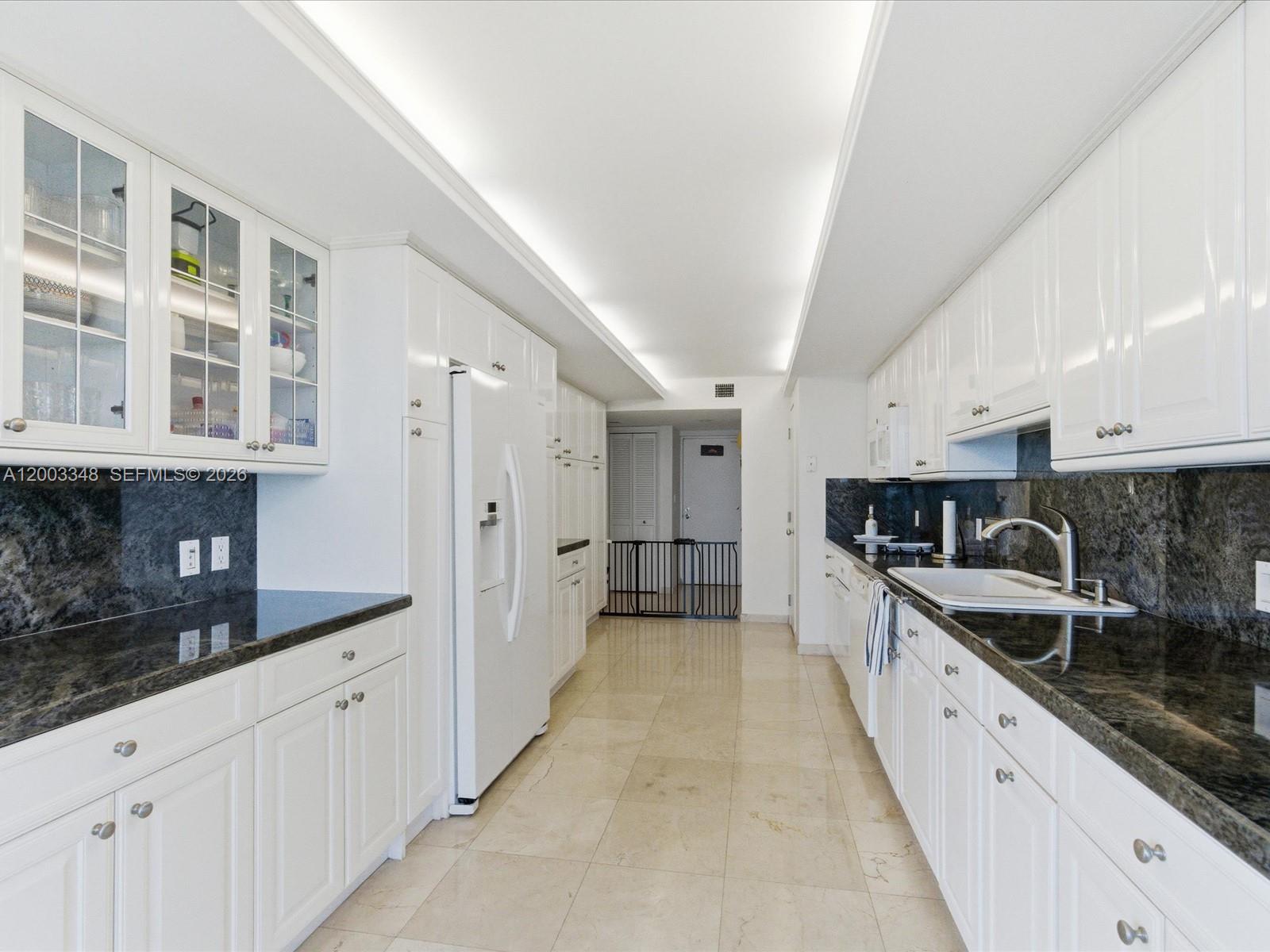 600 Grapetree Dr #10BN Key Biscayne, FL 33149