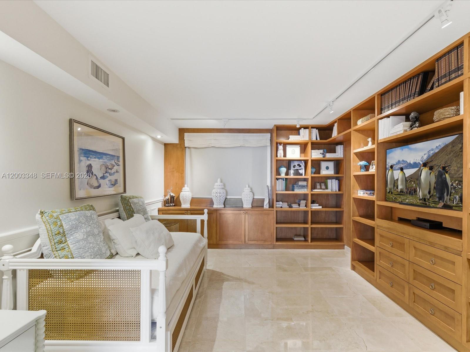 600 Grapetree Dr #10BN Key Biscayne, FL 33149