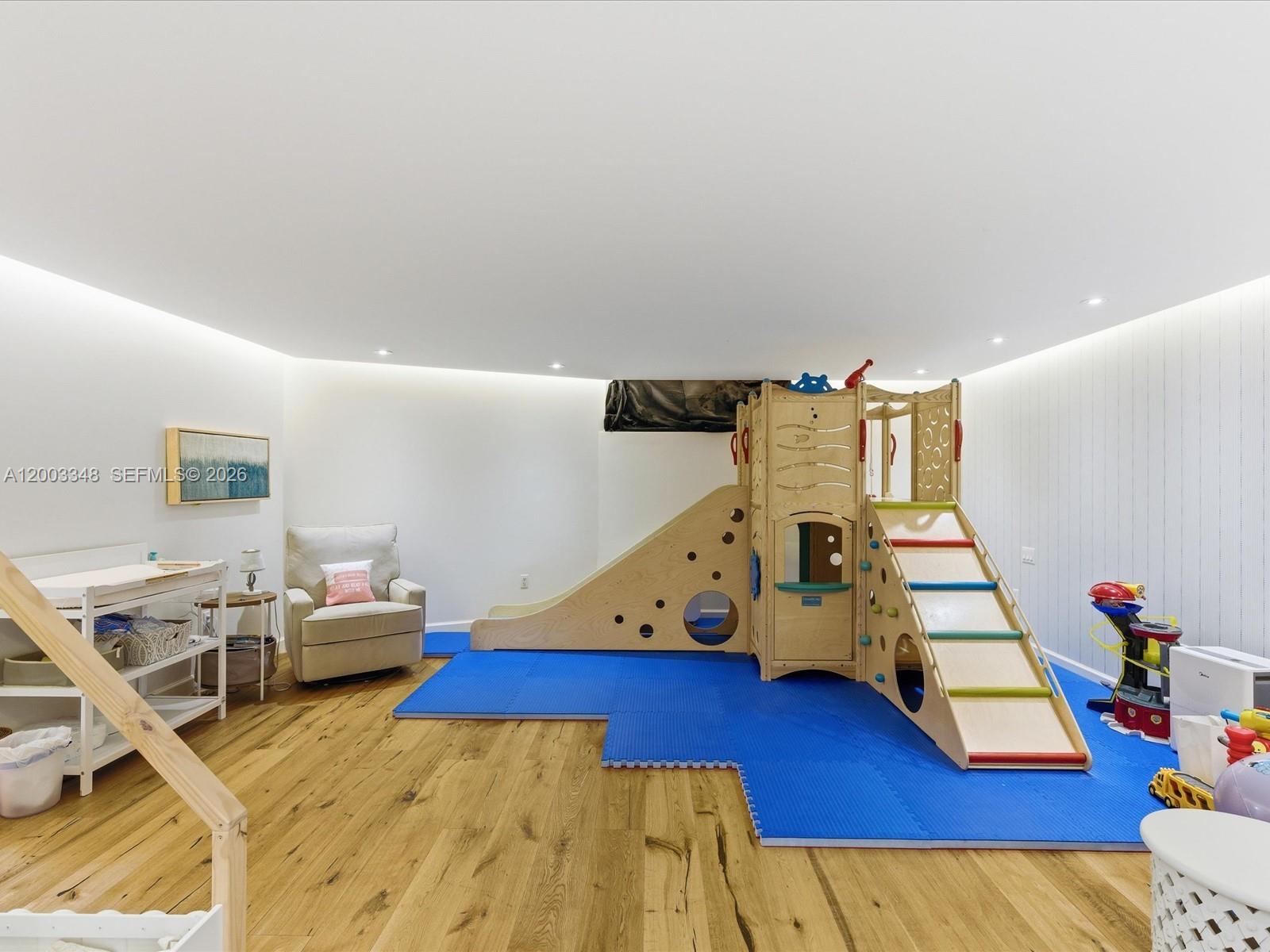 600 Grapetree Dr #10BN Key Biscayne, FL 33149