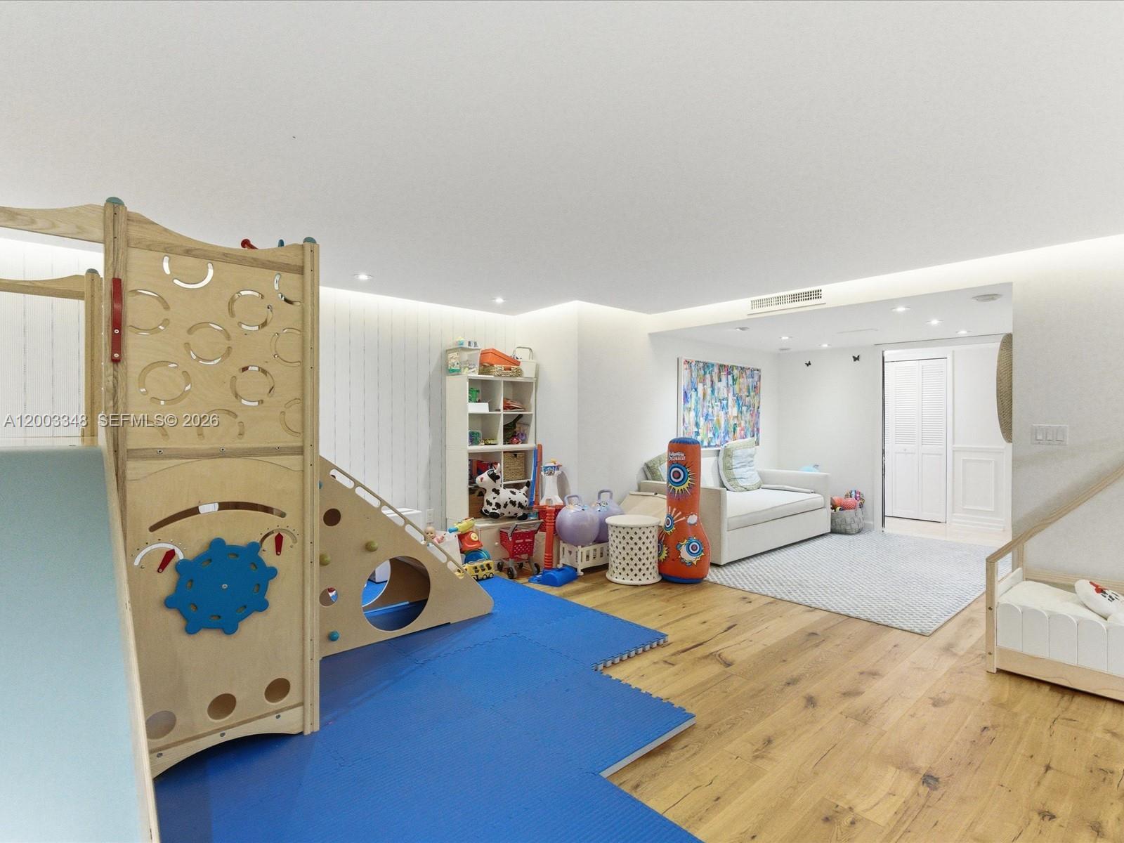 600 Grapetree Dr #10BN Key Biscayne, FL 33149