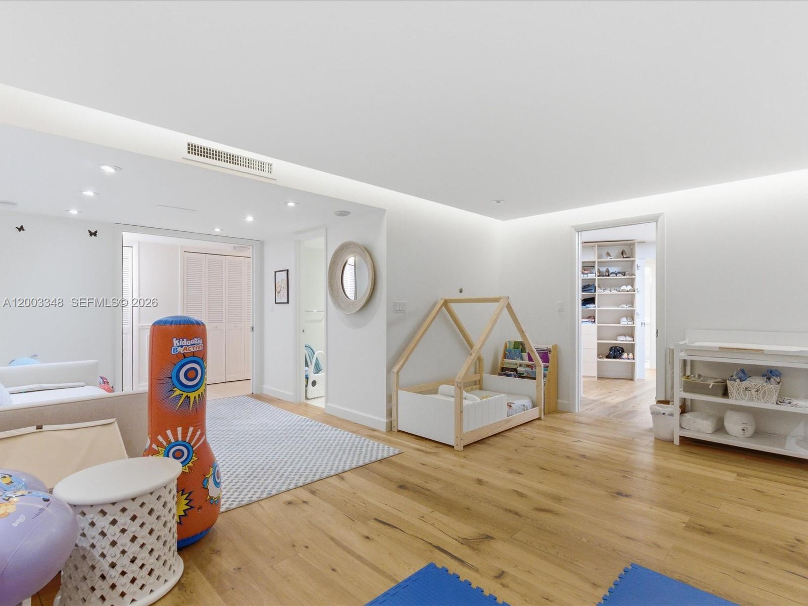 600 Grapetree Dr #10BN Key Biscayne, FL 33149