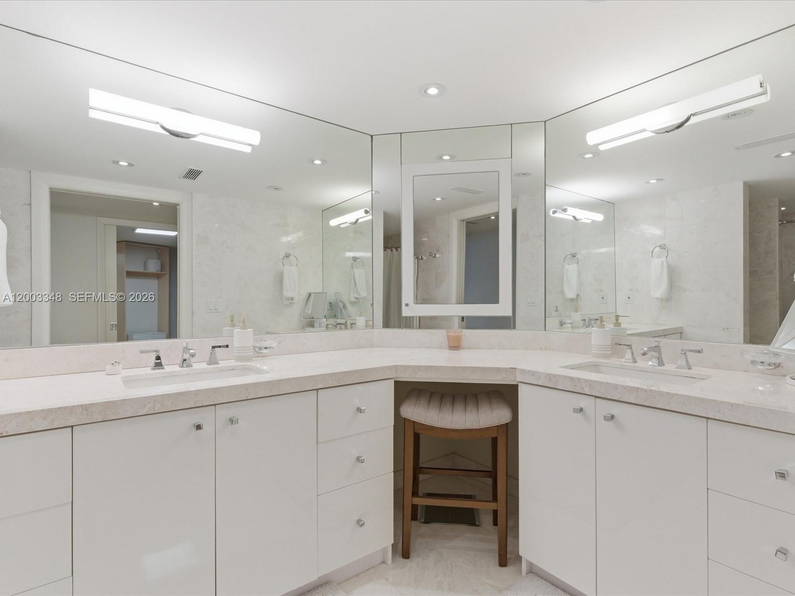 600 Grapetree Dr #10BN Key Biscayne, FL 33149